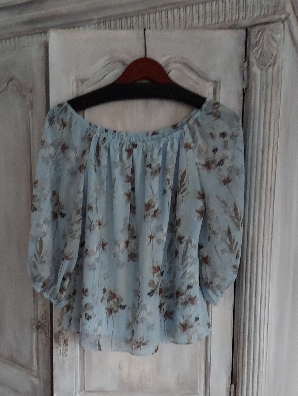 White House Black Market Pale Blue Floral Off-Shoulder Blouse